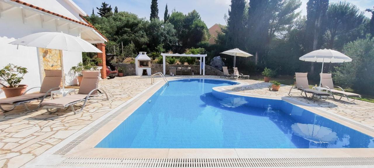 Villa Olive Grove And Sea View Ájos Spyrídon Eksteriør bilde