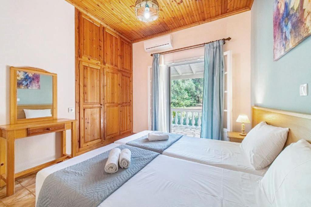 Villa Olive Grove And Sea View Ájos Spyrídon Eksteriør bilde