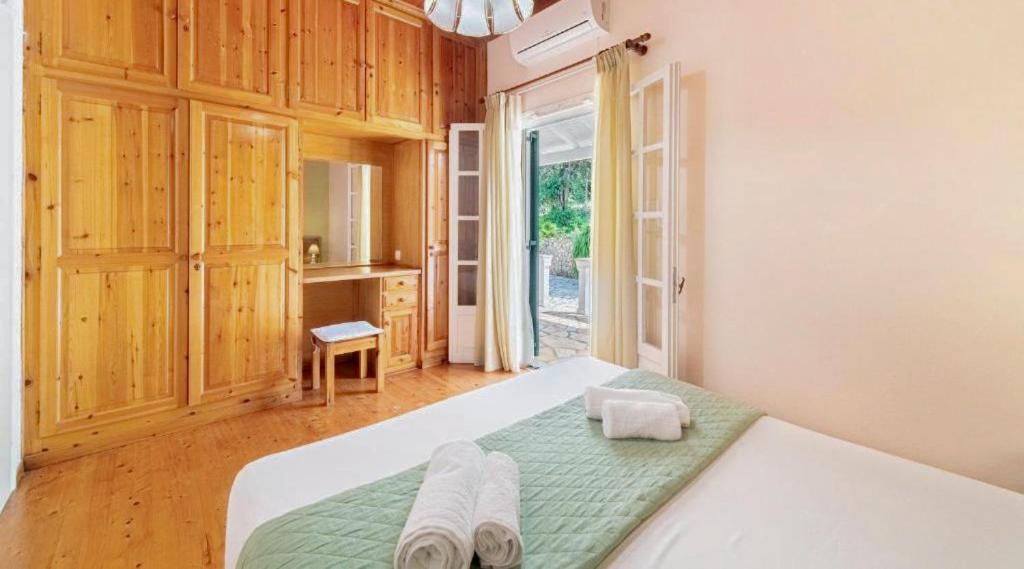 Villa Olive Grove And Sea View Ájos Spyrídon Eksteriør bilde